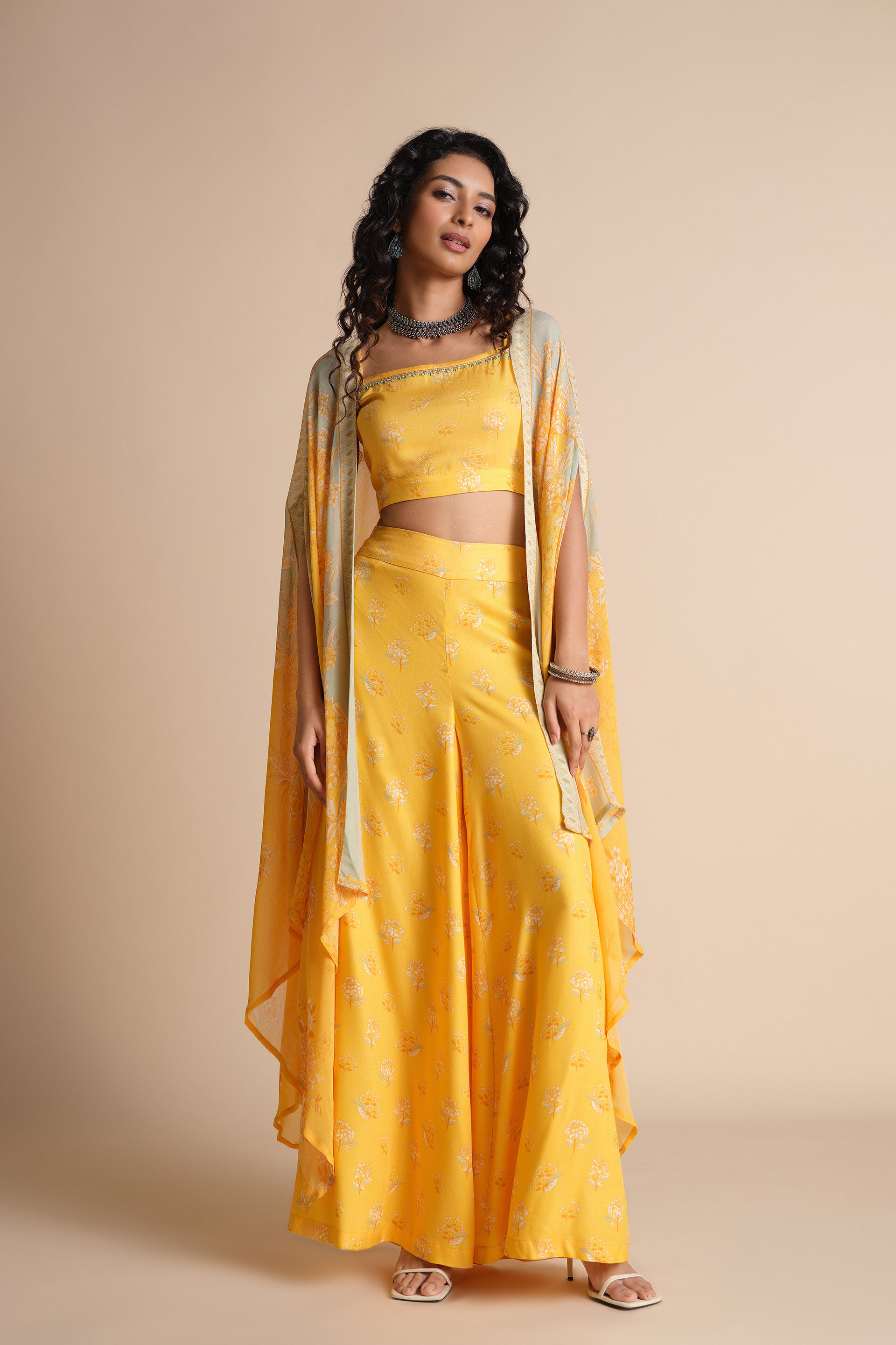 Sunehra Aaftab Shrug Set, Mustard, image 5